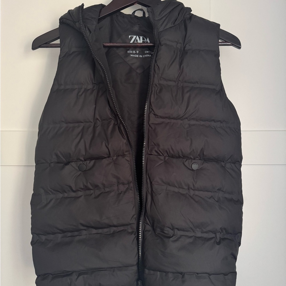 ZARA Kids Matte Black Hooded Puffer Vest Unisex Size 8-9 - Picture 3 of 5